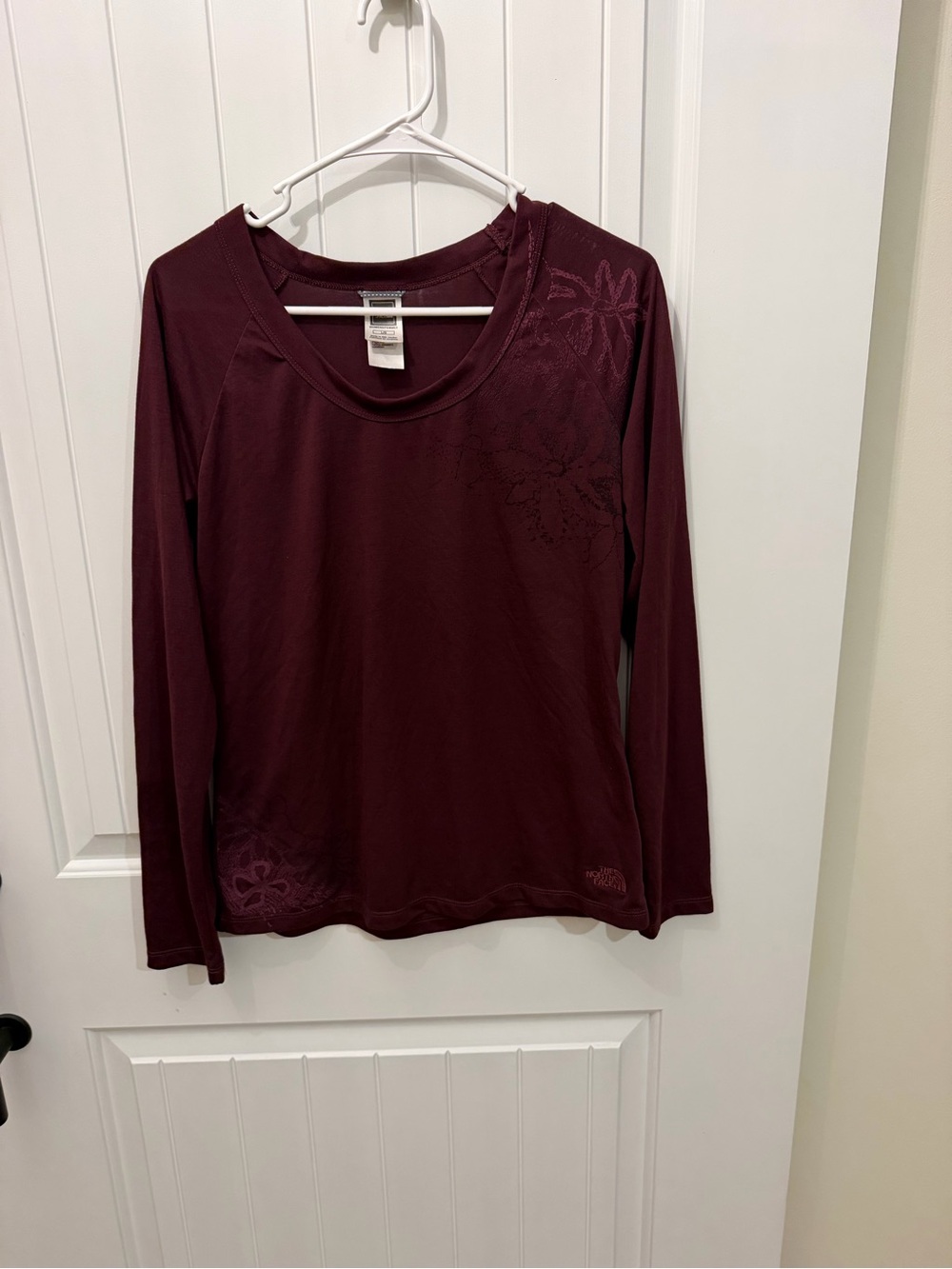 The North Face Women's Long-Sleeve Crew Top in Deep Maroon